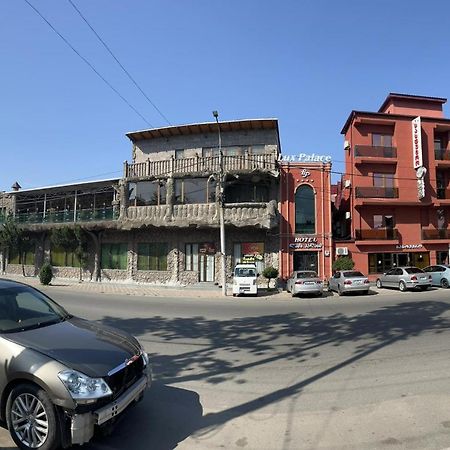 Lux Palace Hotel Κουτάισι Εξωτερικό φωτογραφία