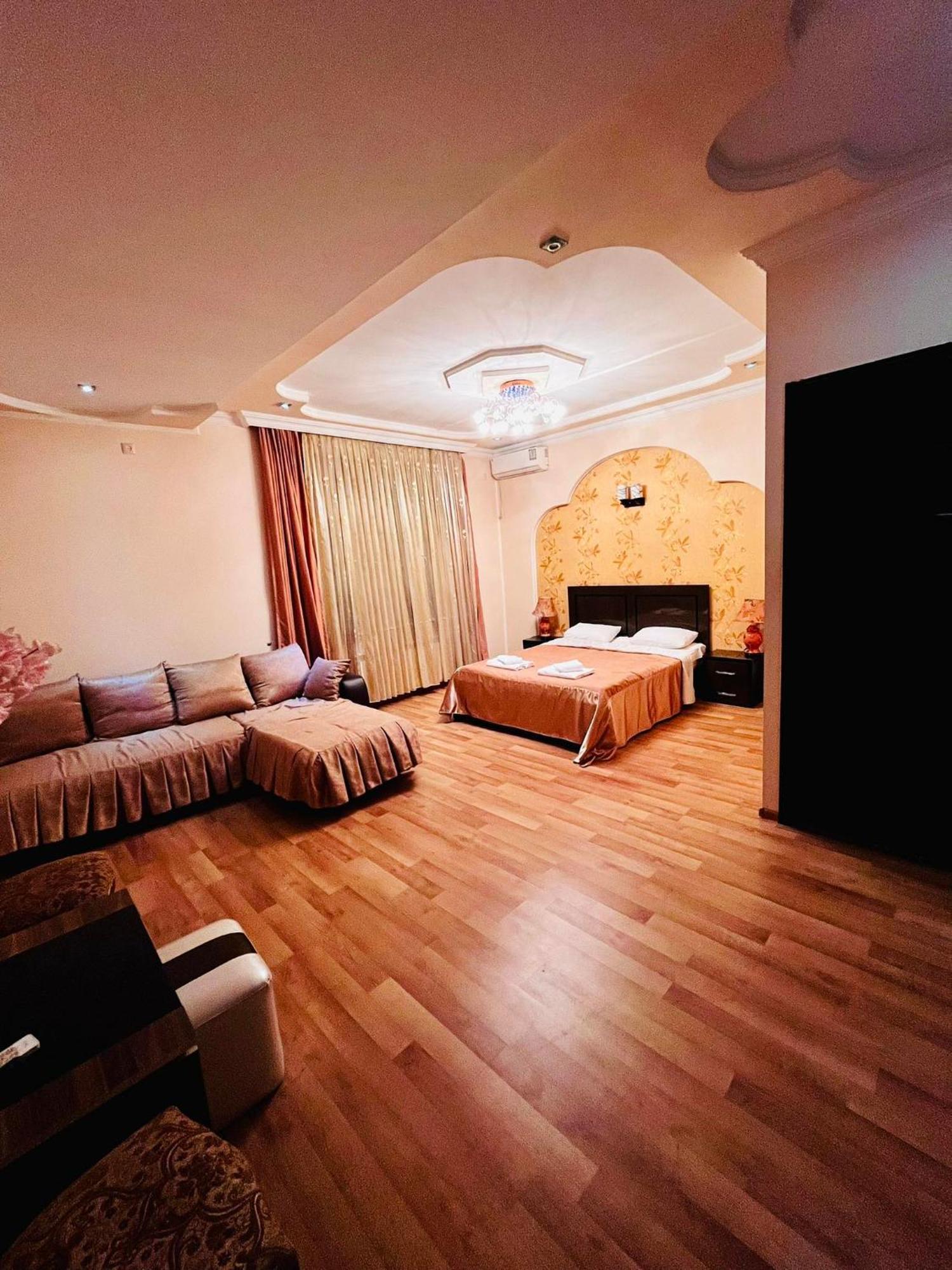 Lux Palace Hotel Κουτάισι Εξωτερικό φωτογραφία
