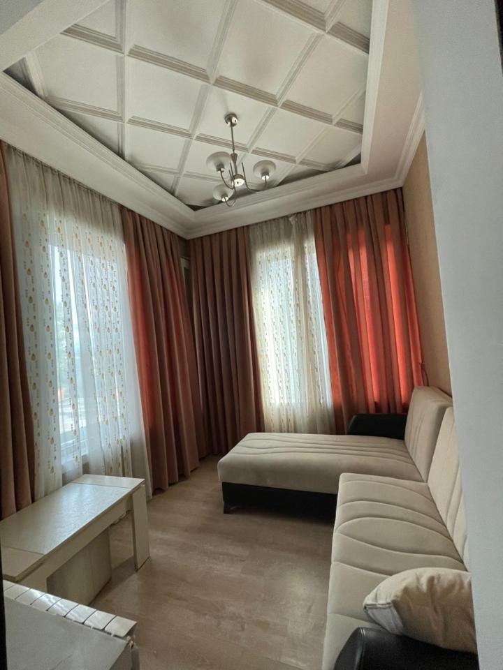 Lux Palace Hotel Κουτάισι Εξωτερικό φωτογραφία