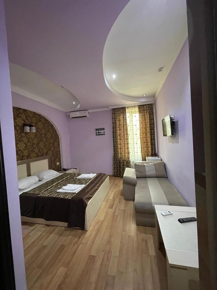 Lux Palace Hotel Κουτάισι Εξωτερικό φωτογραφία