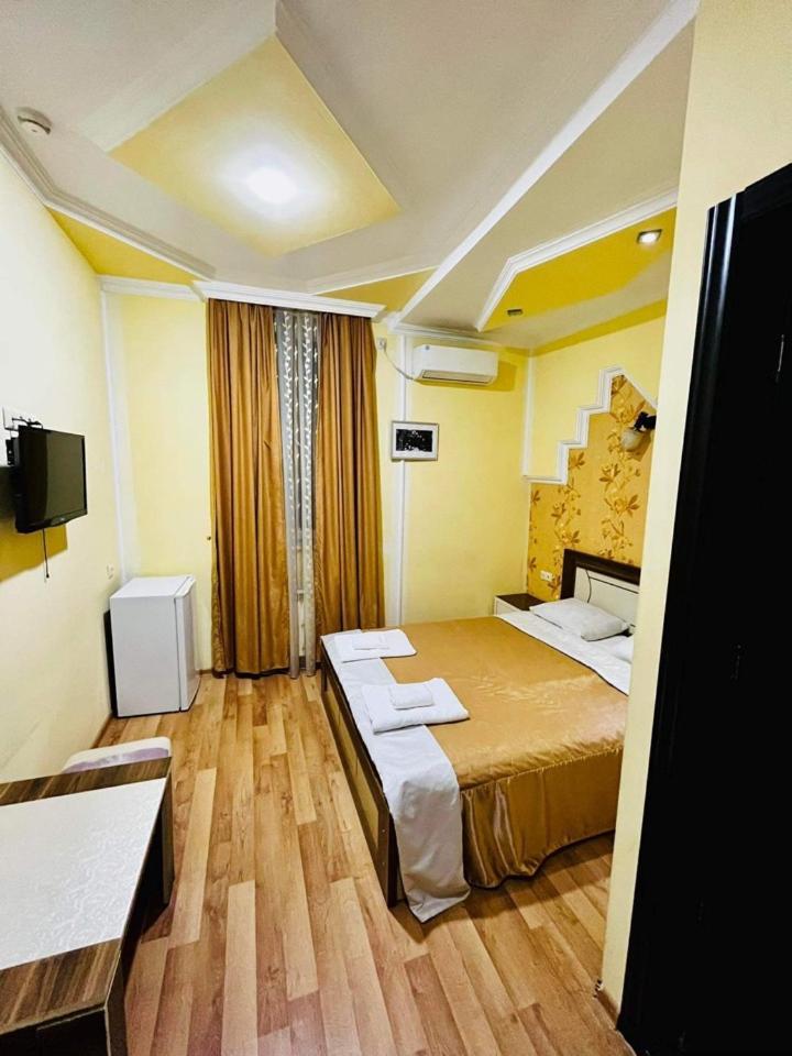 Lux Palace Hotel Κουτάισι Εξωτερικό φωτογραφία