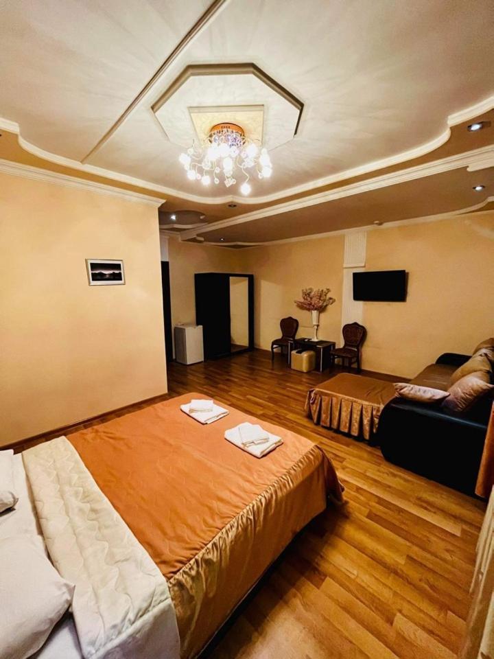 Lux Palace Hotel Κουτάισι Εξωτερικό φωτογραφία