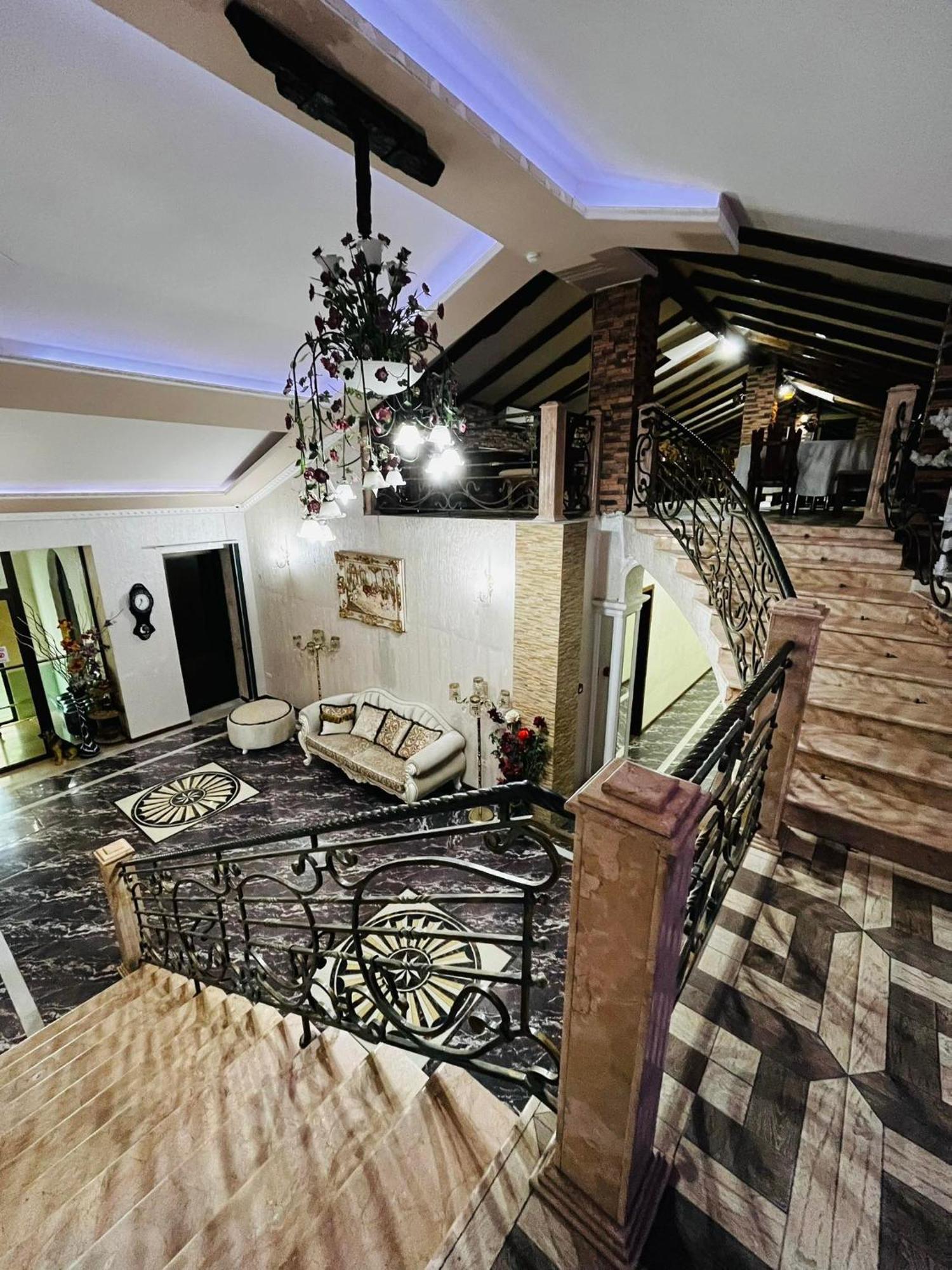 Lux Palace Hotel Κουτάισι Εξωτερικό φωτογραφία