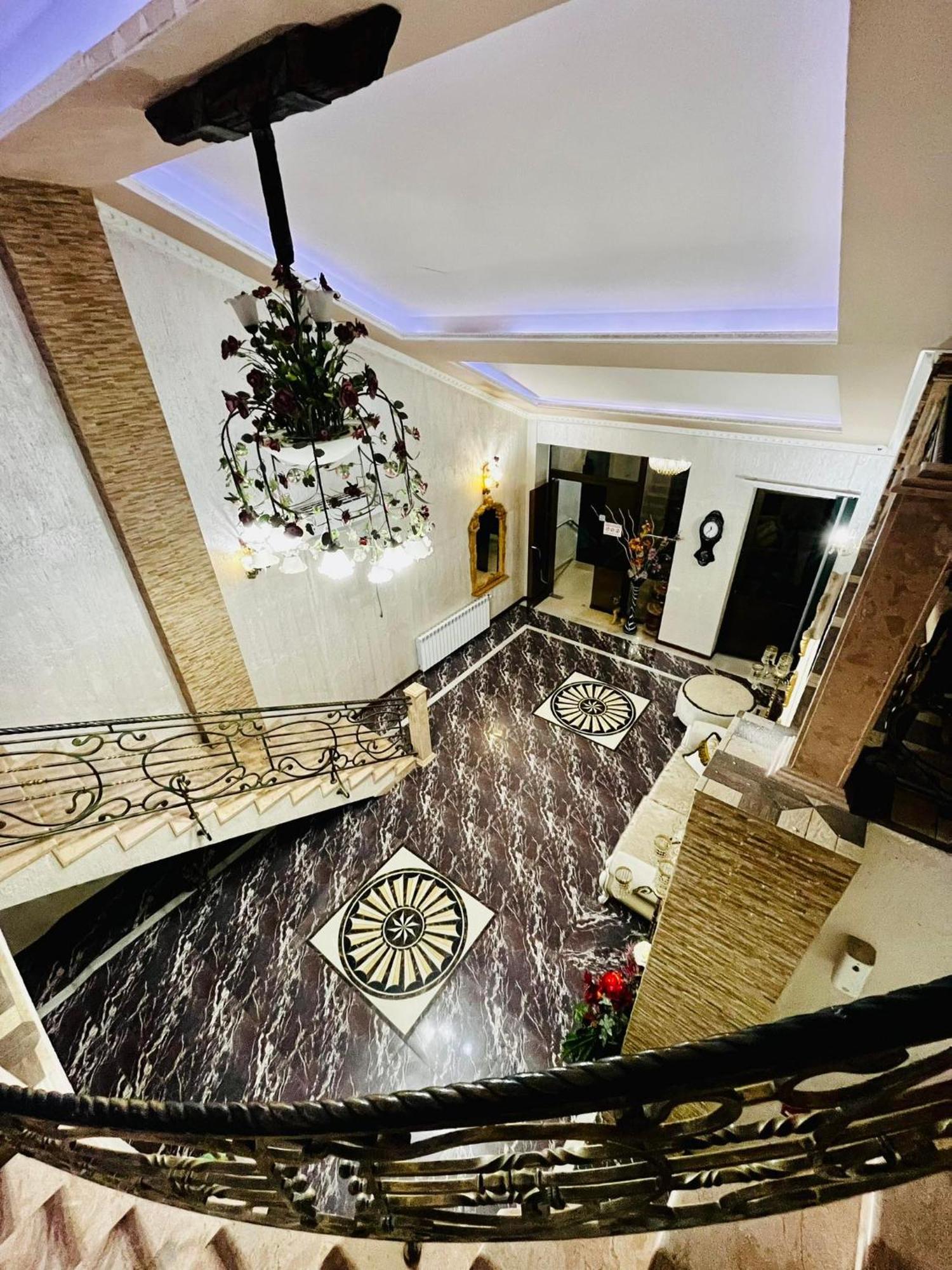 Lux Palace Hotel Κουτάισι Εξωτερικό φωτογραφία
