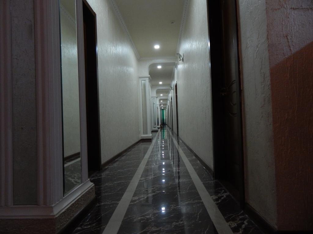 Lux Palace Hotel Κουτάισι Εξωτερικό φωτογραφία