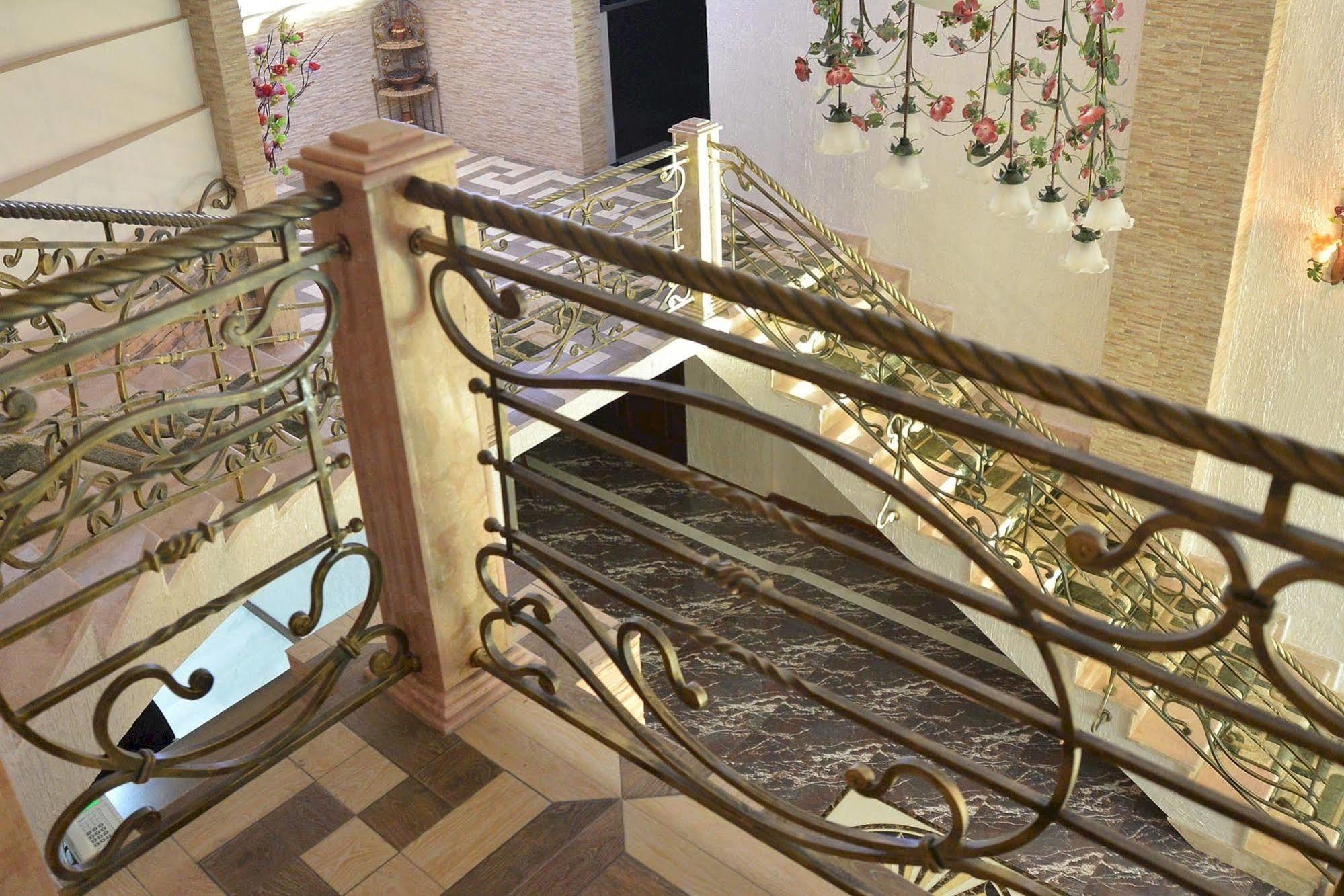 Lux Palace Hotel Κουτάισι Εξωτερικό φωτογραφία